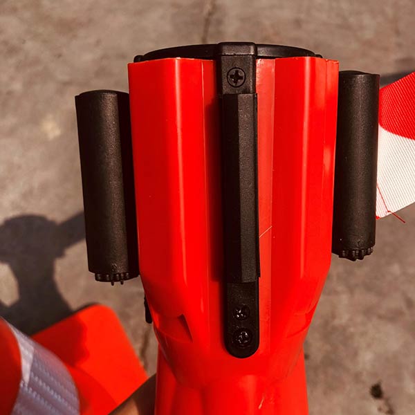 Chất liệu nhựa, màu sắc bền bỉ