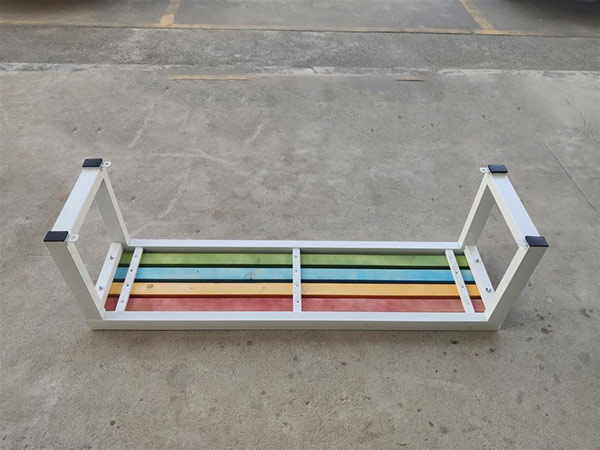 Mặt sau của ghế băng dài