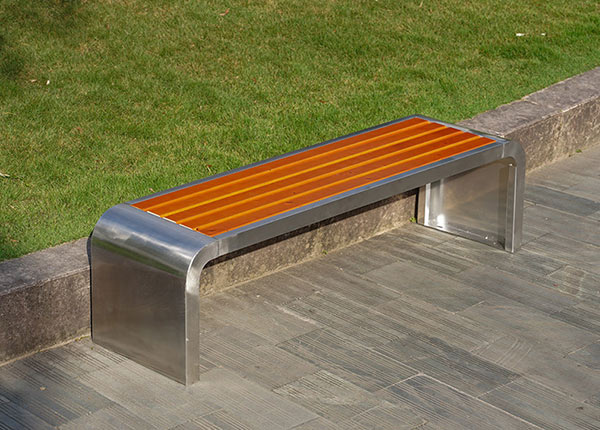 Hình ảnh ghế băng inox được đặt ở công viên