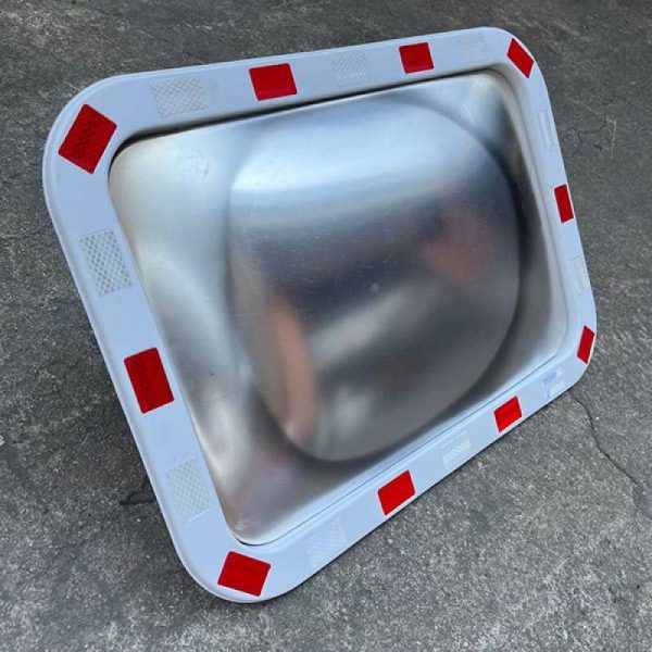 Hình ảnh chụp thật gương cầu lồi hình chữ nhật