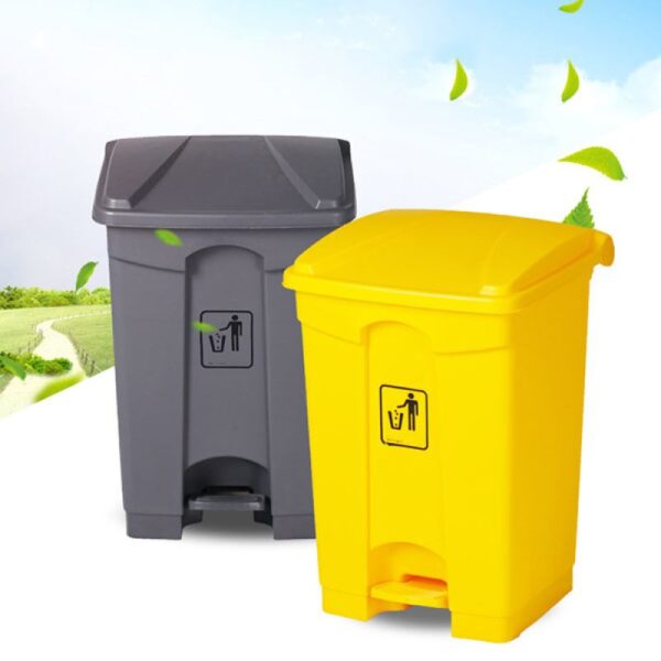 Mẫu thùng rác đạp chân bằng nhựa có 2 màu là vàng và ghi