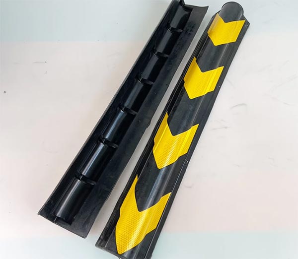 Hình ảnh chụp thật ốp góc tròn tại kho