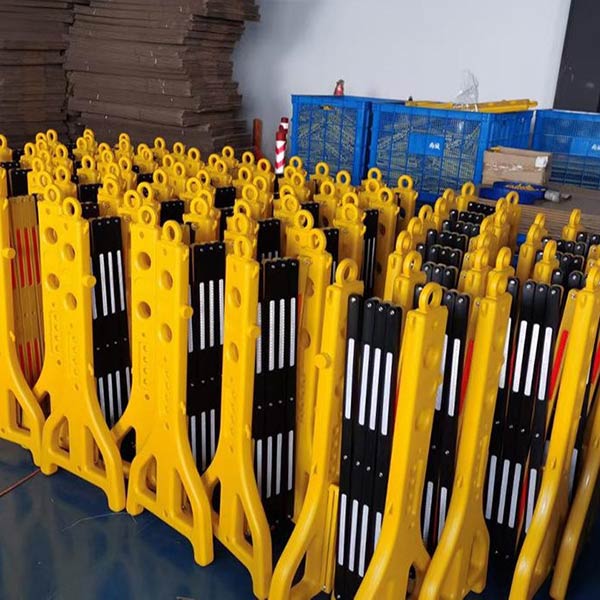 Hành Tinh Xanh có sẵn số lượng lớn hàng rào nhựa