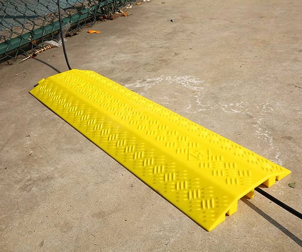 Chiều dài 1m giúp bảo vệ được đường dây tốt