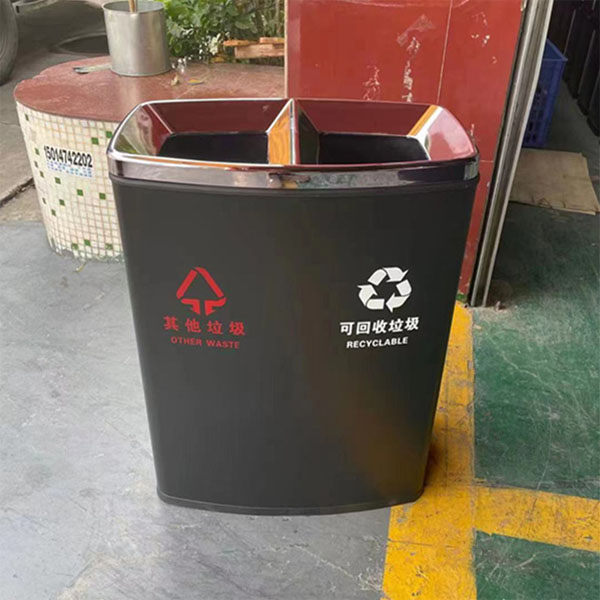 Hình ảnh thật thùng rác đôi bằng thép sơn đen