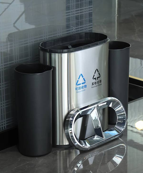 Cấu tạo thùng rác: nắp, khung vỏ và thùng nhựa chứa rác