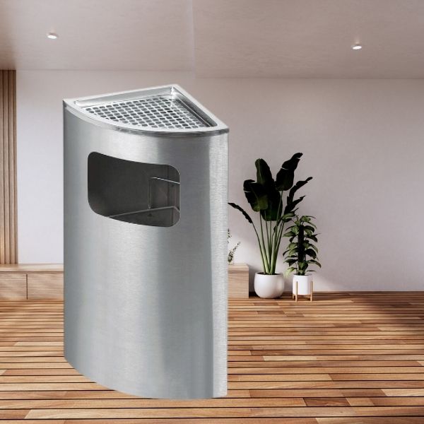 Thùng rác hình rẻ quạt đặt góc tường