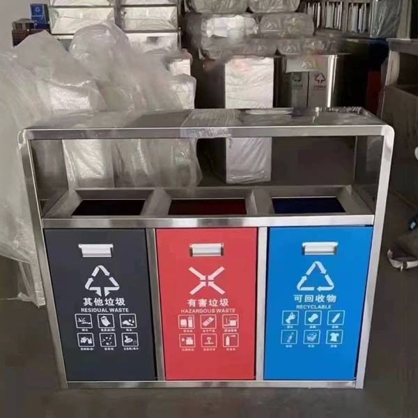 Hành Tinh Xanh có sẵn cả thùng rác 3 ngăn inox