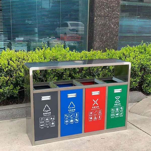 Mẫu thùng rác 4 ngăn phân loại rác có mái che ngoài trời