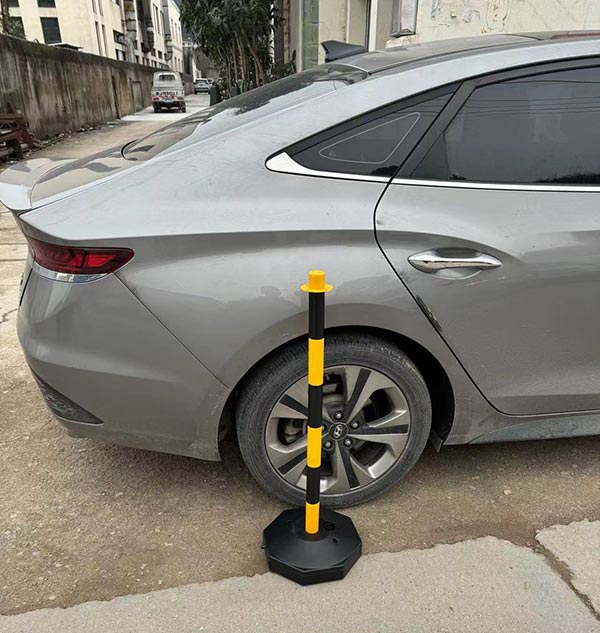 Trụ -cọc tiêu cảnh báo giao thông