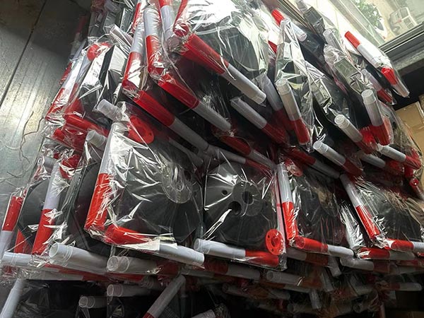 Hành Tinh Xanh có sẵn số lượng lớn trụ cảnh báo