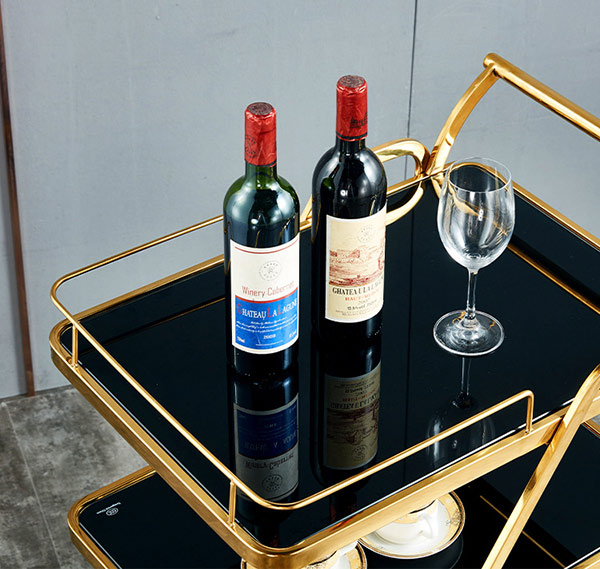 Tầng để đồ rộng rãi, đảm bảo không rơi vỡ