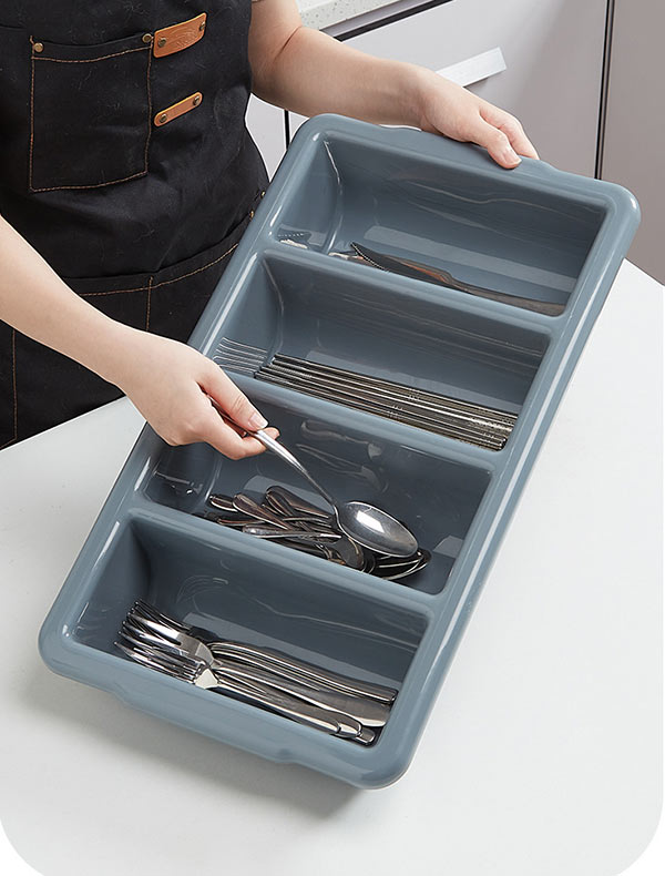 4 ngăn đựng giúp phân loại đồ dùng dễ dàng