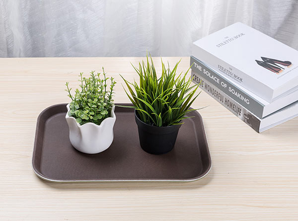 Sử dụng khay để đồ trang trí