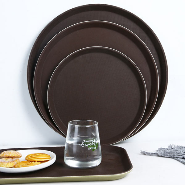 Sử dụng khay phục vụ giúp không gian trở nên lịch sự hơn