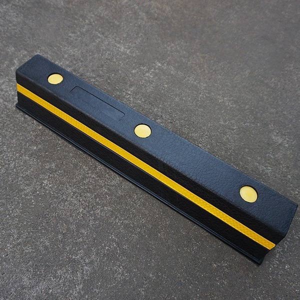 Chi tiết hình ảnh thật cao su chắn bánh ô tô phản quang