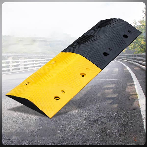 Gờ giảm tốc xe máy bằng cao su chất lượng