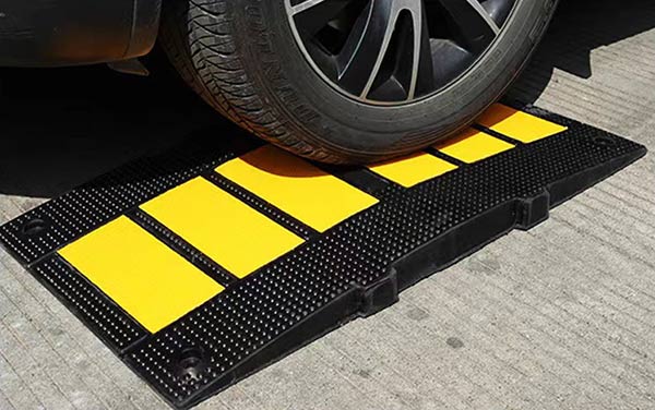 Gờ giảm tốc chịu lực phù hợp với nhiều phương tiện