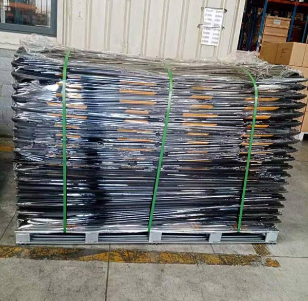 Đóng gói để vận chuyển gờ giảm tốc bàn giao cho khách