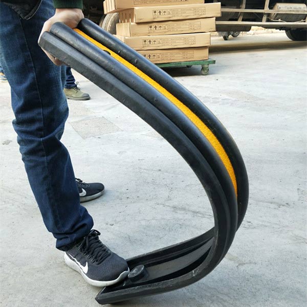 Mẫu len tường cao su 1m tại kho Hành Tinh Xanh