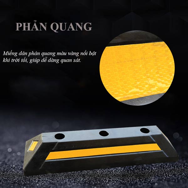 Chi tiết lớp phản quang màu vàng giúp nhìn tõ khi trời tối