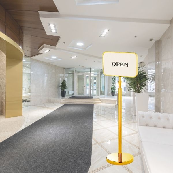 biển hướng dẫn sự kiện sang trọng làm đẹp không gian