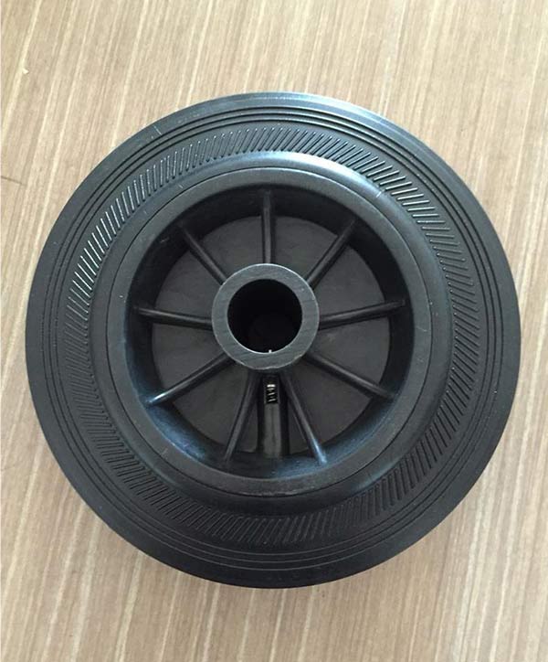Cận cảnh bánh xe thùng rác nhựa