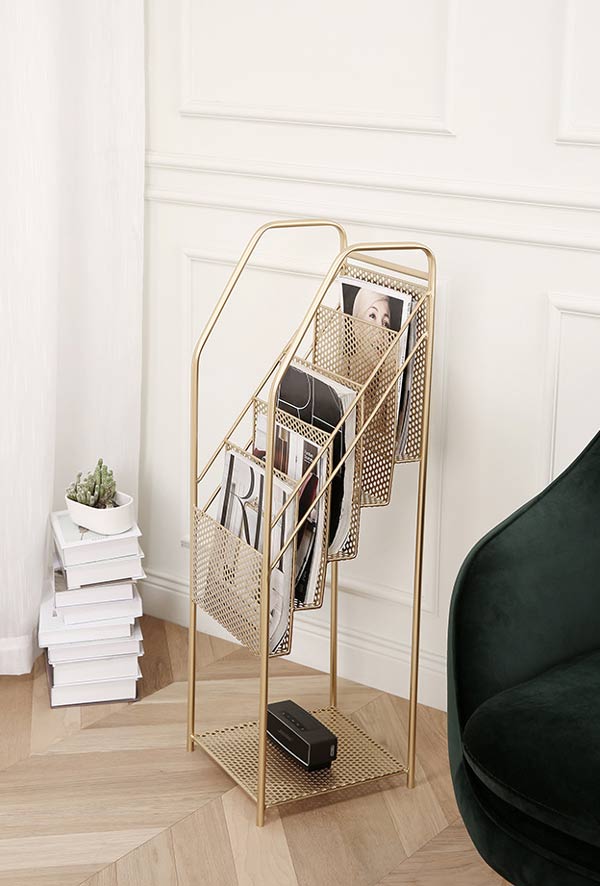 Một kệ tạp chí xinh xắn góp phần làm đẹp không gian