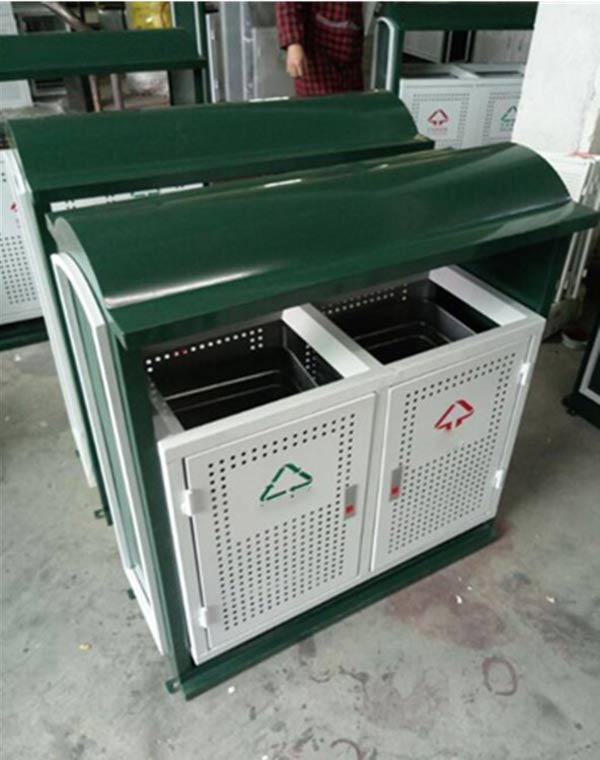 Hình ảnh thực tế thùng rác 2 ngăn có mái che