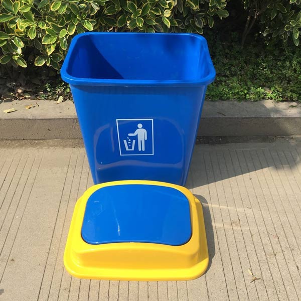 Thiết kế nắp có thể tháo rời để dễ dàng vệ sinh, thu gom rác