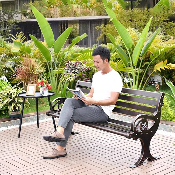 Ghế ngoài trời giúp người ngồi có không gian thư giãn