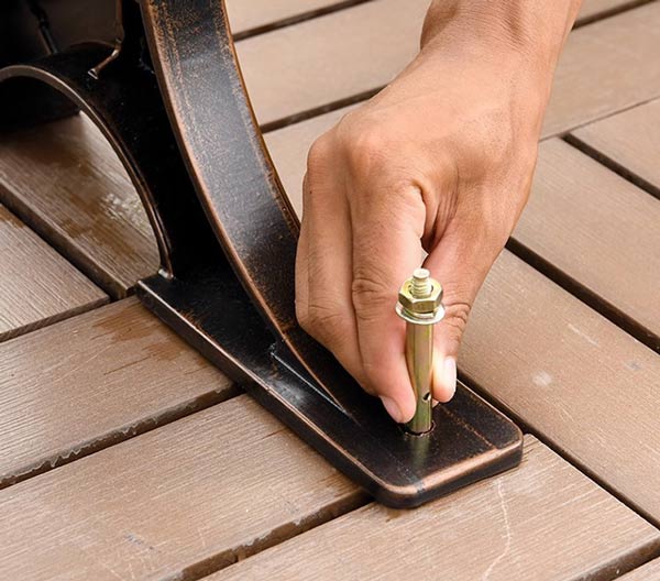 Chân ghế có thể cố định mặt sàn