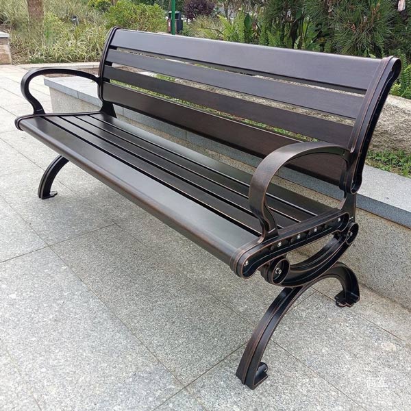 Thiết kế ghế ghế dài sân vườn có tựa mang màu sắc hiện đại, đơn giản