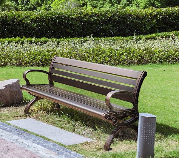 Mẫu ghế băng dài có tay vịn, có tựa lưng