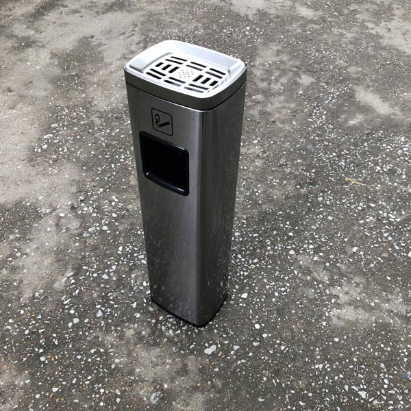 Hình ảnh trụ gạt tàn chữ nhật chụp tại kho