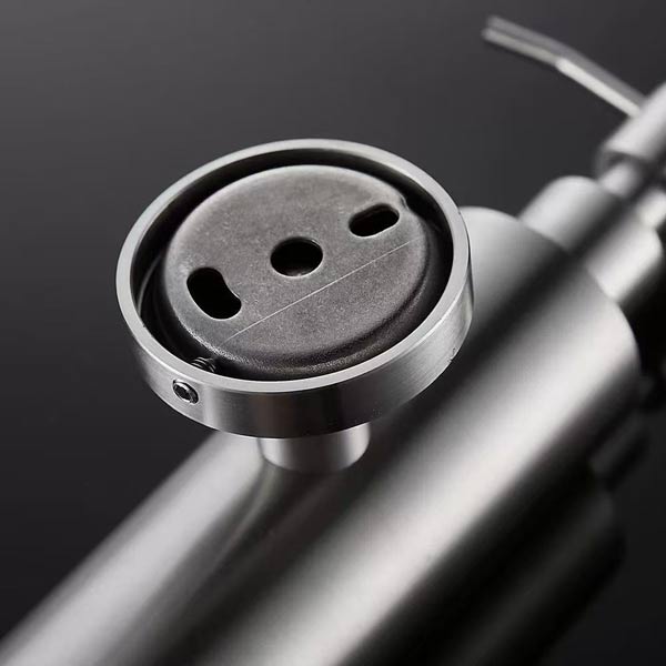 Thiết kế mặt lưng hỗ trợ treo tường