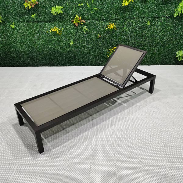 Đặt mua ghế hồ bơi chất lượng tại Hành Tinh Xanh