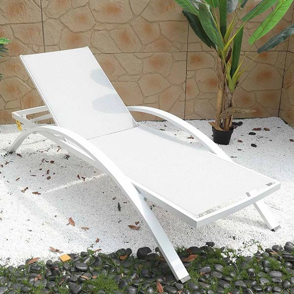 Ghế nằm tắm nắng bể bơi, bãi biển kiểu dáng hiện đại