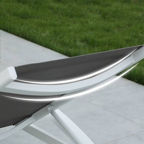 Khung ghế hoàn thiện tỉ mỉ, chắc chắn