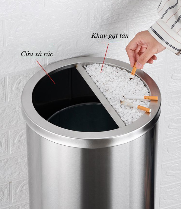 Thùng rác gạt tàn: Ngoài cửa xả rác còn kèm theo khay gạt tàn