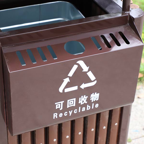 Các chi tiết của thùng rác cực kỳ hoàn hảo