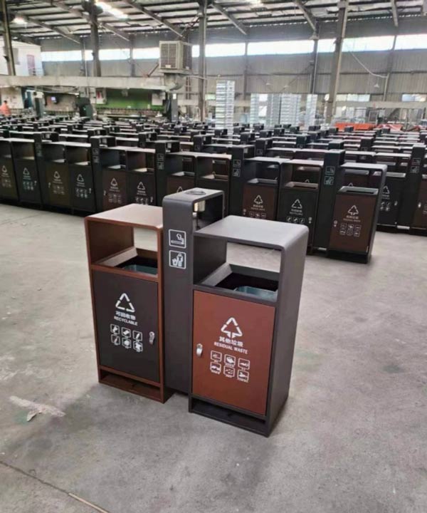 Liên hệ Hành Tinh Xanh để mua thùng rác 2 ngăn gạt tàn