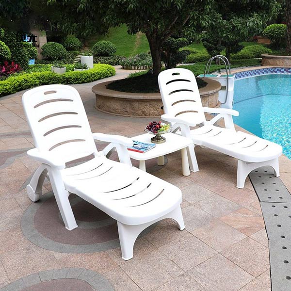 Sử dụng kết hợp với ghế nhựa hồ bơi