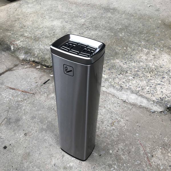 Hình ảnh thực tế trụ đựng tàn thuốc lá công cộng