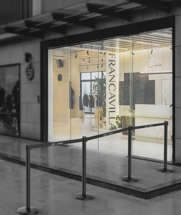 Cột chắn dây căng màu đen phân làn sang trọng, hiệu quả