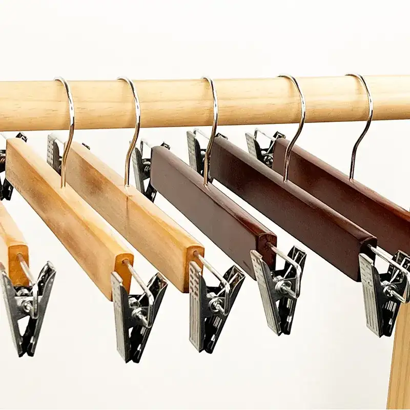 Móc kẹp quần áo trẻ em người lớn thông dụng